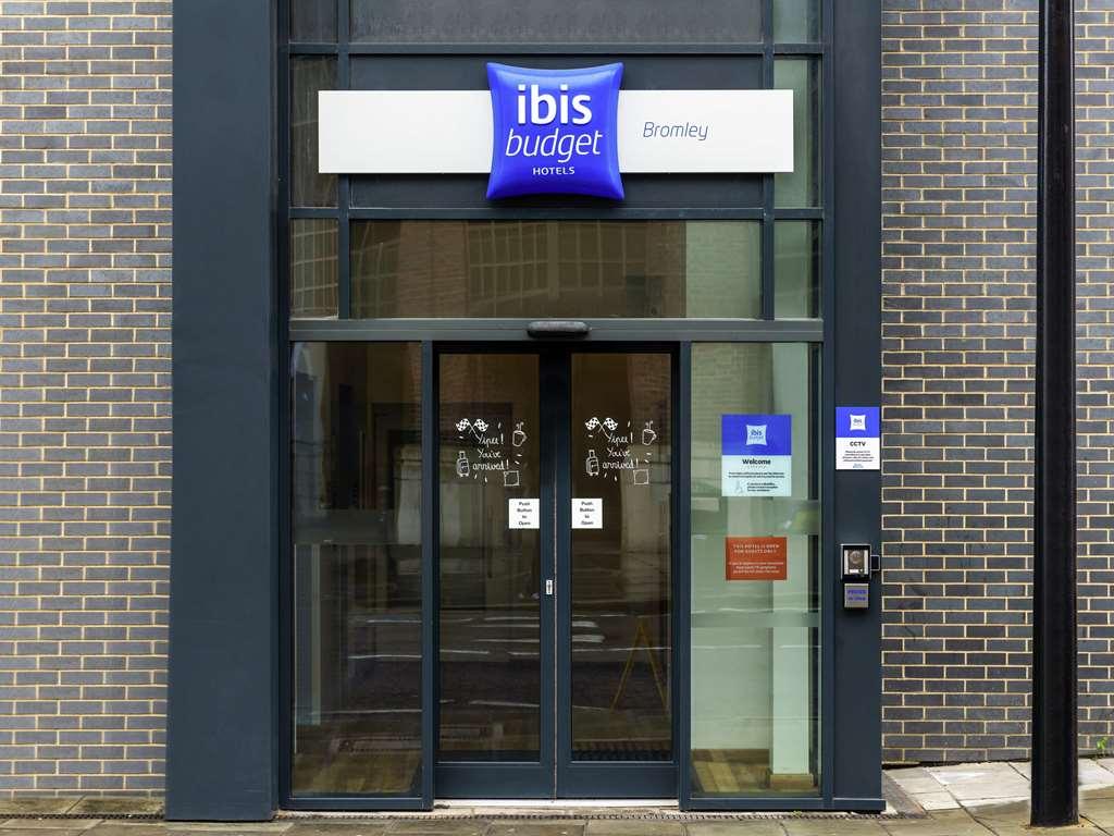 Ibis Budget London Bromley Centre Esterno foto